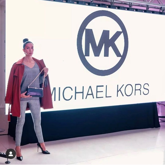 Meet your Posher, Luisana. ( Instagram:Westcoastbella) - Picture 9 of 16